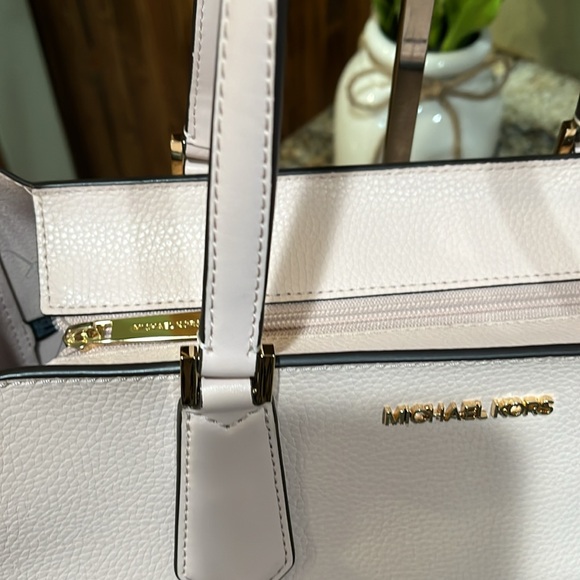 Michael Kors Charlotte Large 3-in-1 Tote Crossbody Handbag Leather Powder Blush - Picture 3 of 11